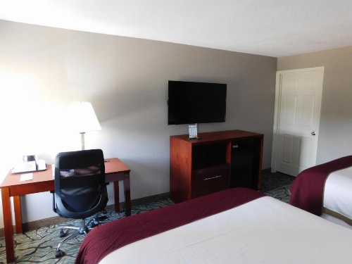 Days Inn by Wyndham Des Moines-West Clive image 11