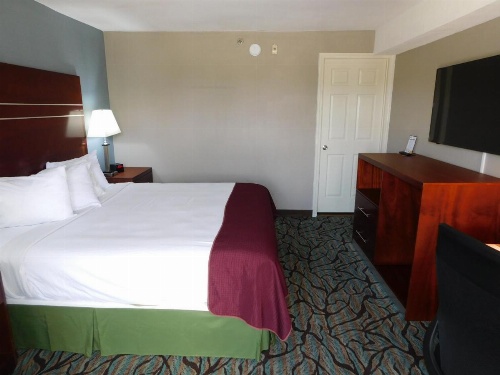 Days Inn by Wyndham Des Moines-West Clive image 16