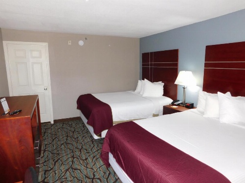 Days Inn by Wyndham Des Moines-West Clive image 24