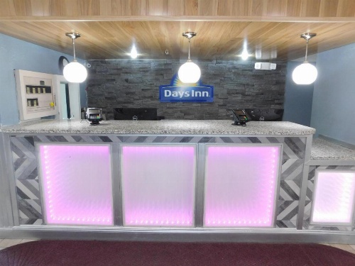 Days Inn by Wyndham Des Moines-West Clive image 31
