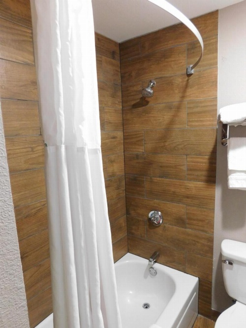 Days Inn by Wyndham Des Moines-West Clive image 9